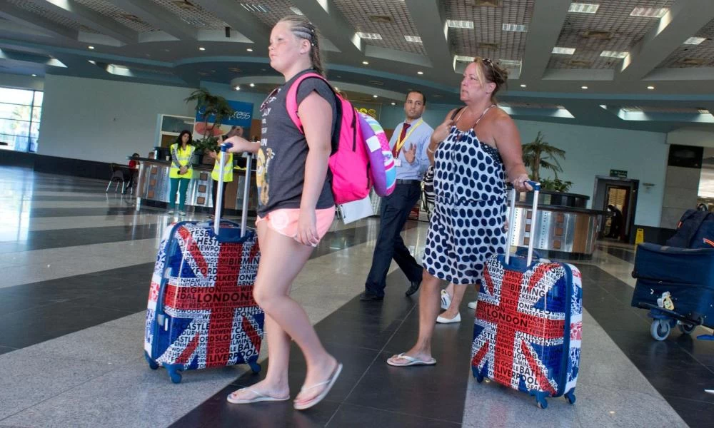 Βρετανία: Ένταξη της Ελλάδας στην ''πράσινη λίστα'' ζητάει ο επικεφαλής του Χίθροου
